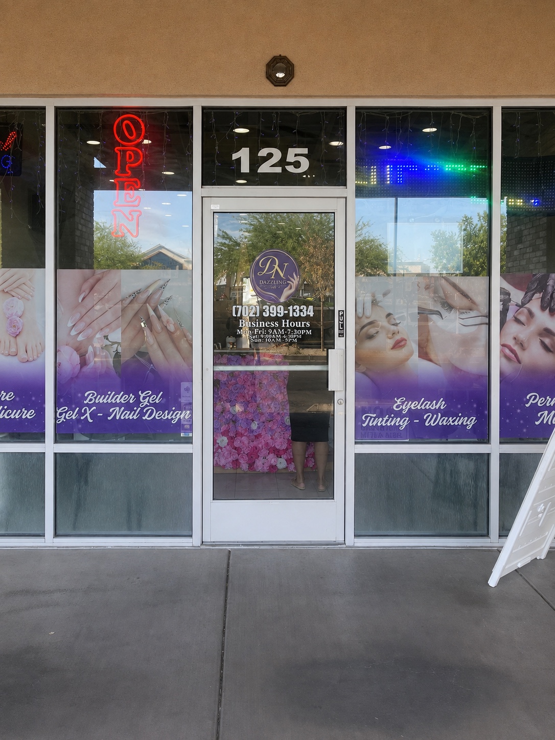Dazzling Nails and Spa front desk