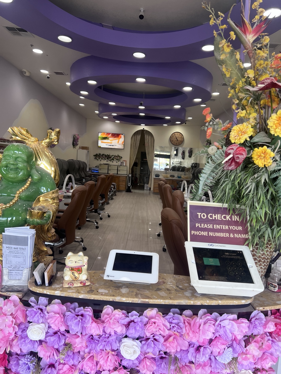 Dazzling Nails and Spa reception